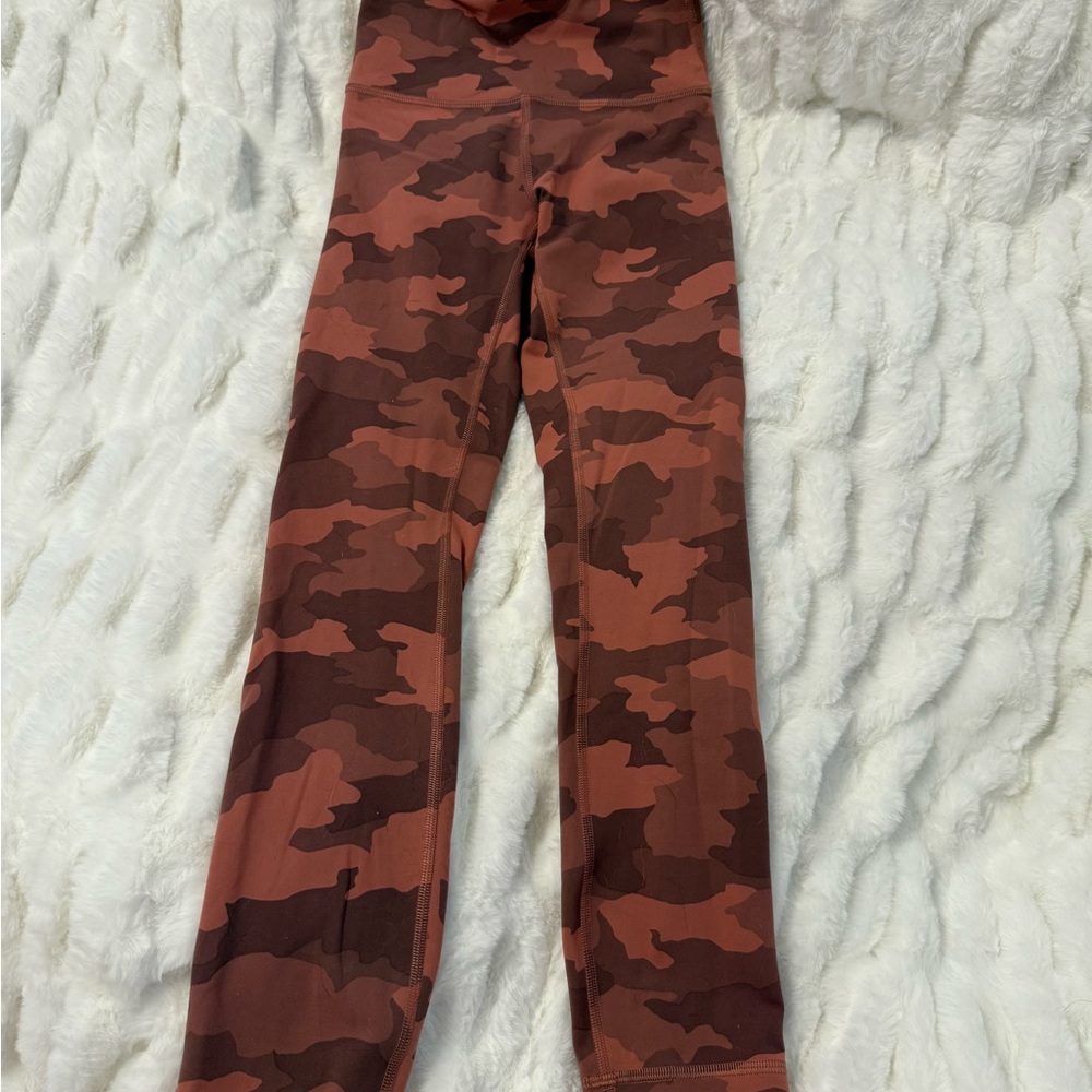 Pink camo Lululemon leggings